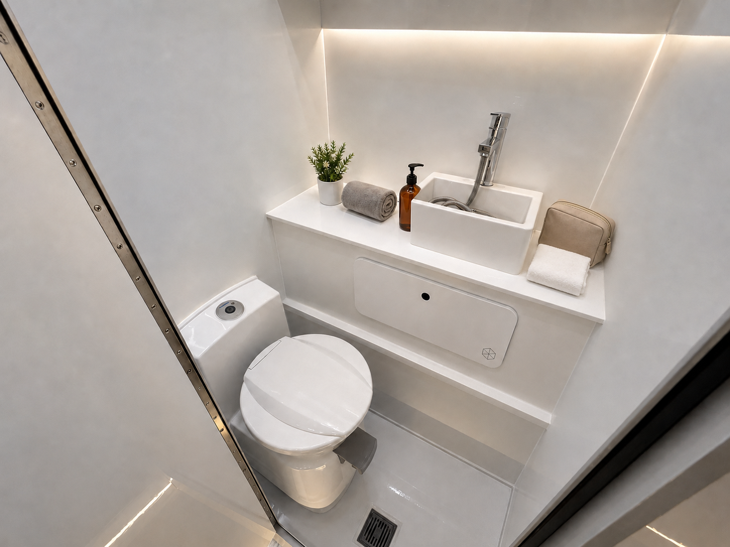 Compact Bathroom Set